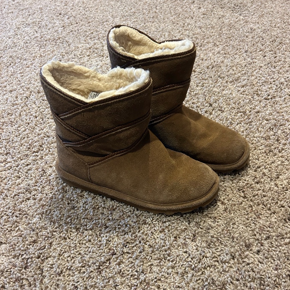 BearPaw boots sz 9